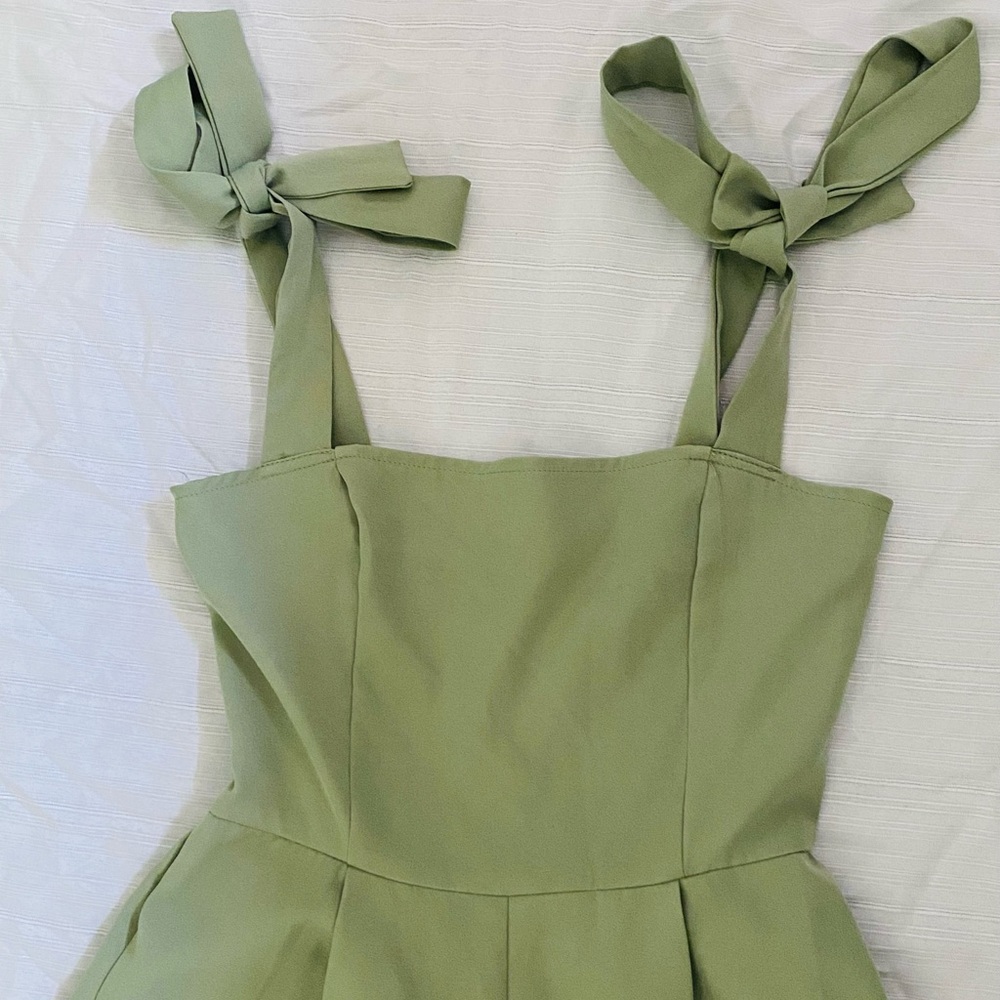 Green Sleeveless Dress with Bow Straps